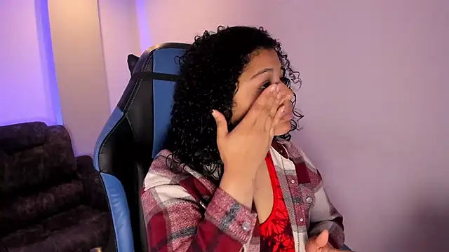 Snapshot of Dakota_Mars chatting on 10.04.25 Dakota Mars online show from 10.04.25