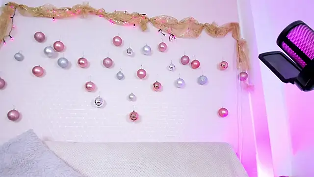 missweetpeach online show from 12.18.25