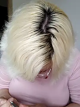 VikaKing online show from 10.18.25