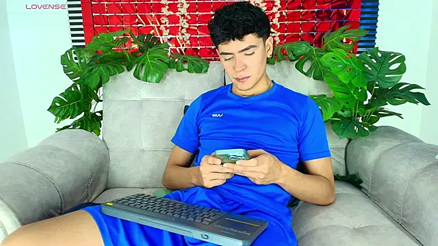 CamiiGuzmanX online show from 02.21.26