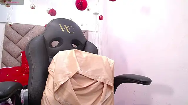 Snapshot of kairadayamai chatting on 11.21.25 kairadayamai online show from 11.21.25