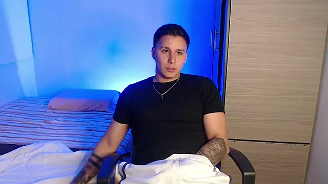 valentinosex1 online show from 02.16.26