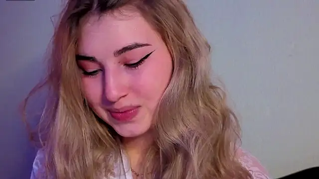 Snapshot of sugarskitty chatting on 10.31.25 sugarskitty online show from 10.31.25