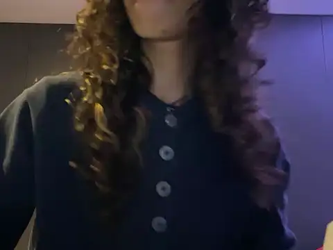 Snapshot of camille_delrey chatting on 10.12.25 camille delrey online show from 10.12.25