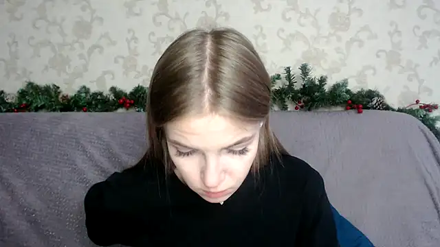 HitGyrl online show from 12.16.25