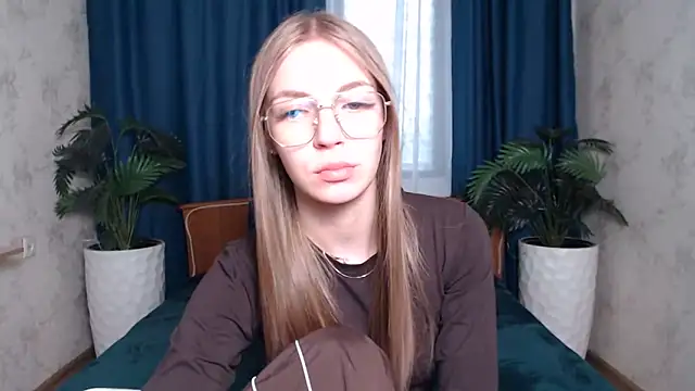 HitGyrl online show from 05.31.26