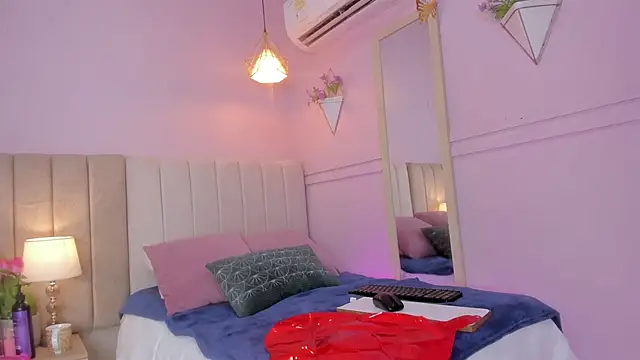 Snapshot of _wendy_x chatting on 09.20.25 wendy x online show from 09.20.25