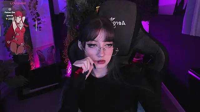 Snapshot of LiliLuna chatting on 02.18.26 LiliLuna online show from 02.18.26