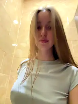 Snapshot of ElliRose chatting on 09.10.25 ElliRose online show from 09.10.25