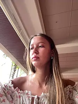 Snapshot of ElliRose chatting on 10.15.25 ElliRose online show from 10.15.25