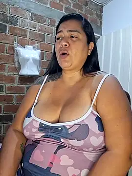 Snapshot of NARNYALABELLA chatting on 09.27.25 NARNYALABELLA online show from 09.27.25