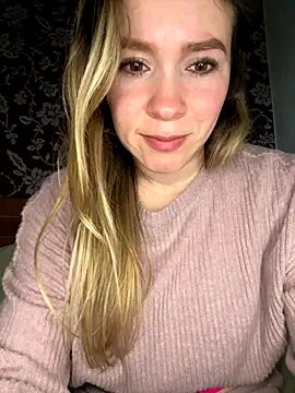 Snapshot of BritgetPsychol chatting on 09.10.25 BritgetPsychol online show from 09.10.25