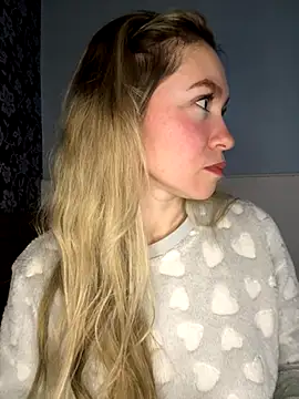 Snapshot of BritgetPsychol chatting on 11.07.25 BritgetPsychol online show from 11.07.25