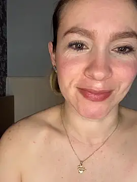 Snapshot of BritgetPsychol chatting on 11.19.25 BritgetPsychol online show from 11.19.25