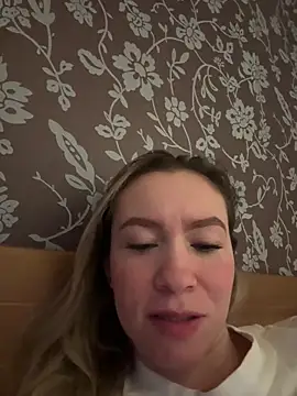 Snapshot of BritgetPsychol chatting on 12.14.25 BritgetPsychol online show from 12.14.25