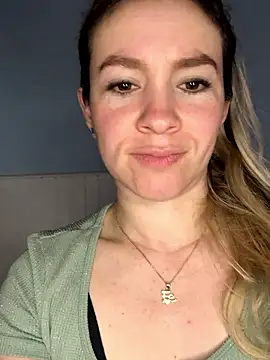 Snapshot of BritgetPsychol chatting on 12.21.25 BritgetPsychol online show from 12.21.25