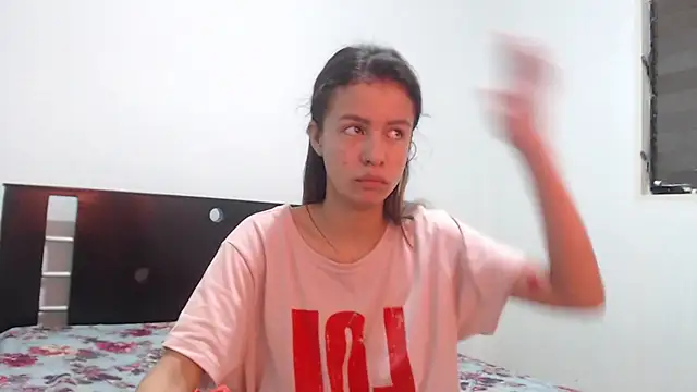 Snapshot of nathaly_jones_ chatting on 11.21.25 nathaly jones online show from 11.21.25