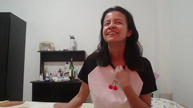 nathaly jones  online show from 05.25.26