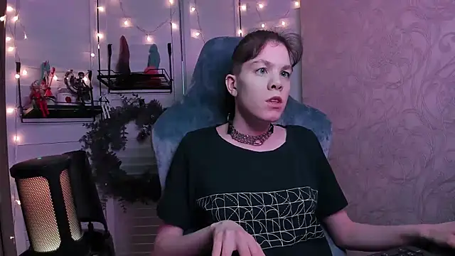 aestheticbeing online show from 12.17.25