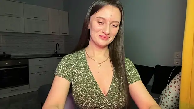 Snapshot of Luna_Raee chatting on 11.03.25 Luna Raee online show from 11.03.25