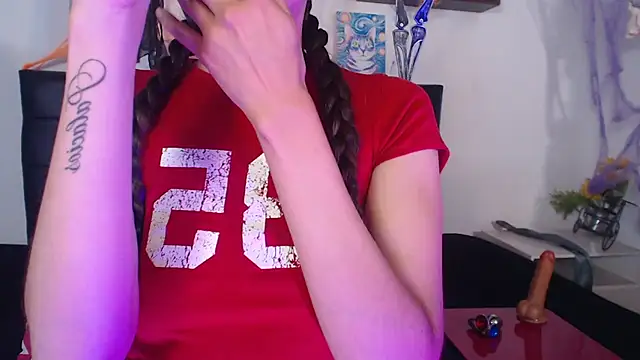 Snapshot of Nataliagp chatting on 10.12.25 Nataliagp online show from 10.12.25