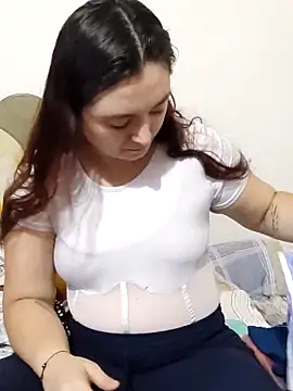 Snapshot of Anaa_Rose chatting on 11.01.25 Anaa Rose online show from 11.01.25