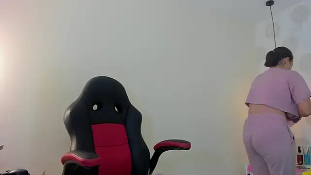 GIANAMILLER6 online show from 09.15.25