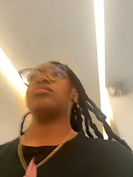 YallianaBrooks online show from 12.02.25