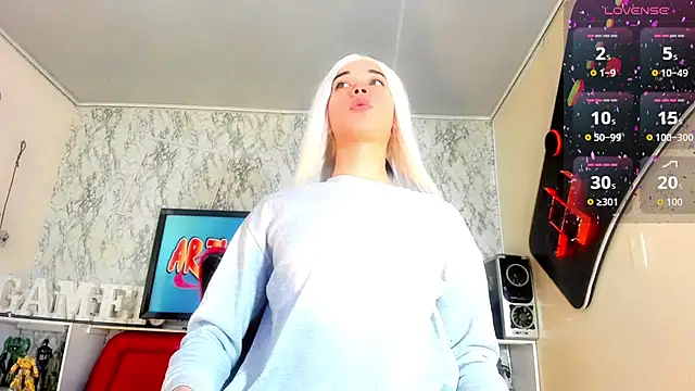 Madison Mujica online show from 10.24.25