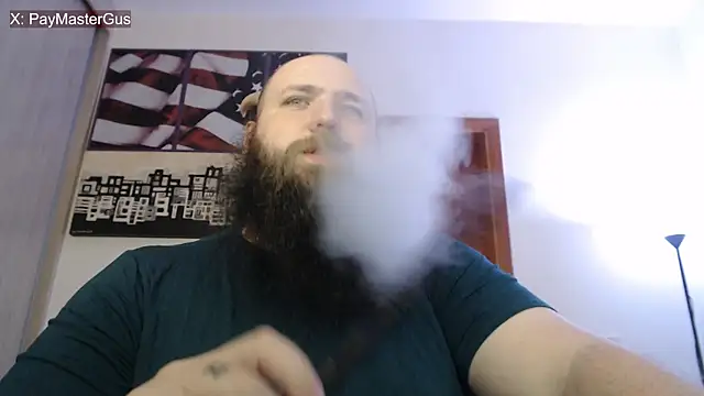 Snapshot of PayMasterGus chatting on 09.25.25 PayMasterGus online show from 09.25.25