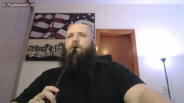 Snapshot of PayMasterGus chatting on 10.05.25 PayMasterGus online show from 10.05.25