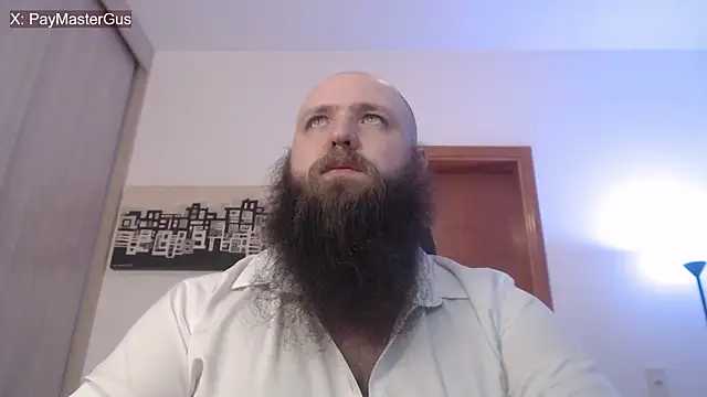 Snapshot of PayMasterGus chatting on 11.15.25 PayMasterGus online show from 11.15.25