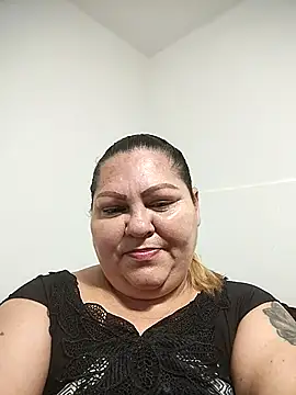 Snapshot of Miasmithr chatting on 10.24.25 Miasmithr online show from 10.24.25