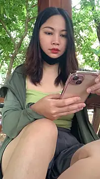Snapshot of zhizhinaigai chatting on 04.18.26 zhizhinaigai online show from 04.18.26
