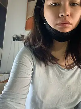 Snapshot of zhizhinaigai chatting on 05.18.26 zhizhinaigai online show from 05.18.26