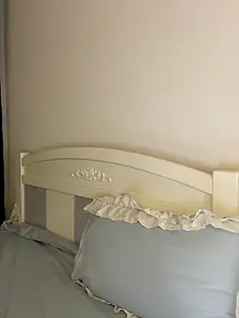 Ella-A9 online show from 11.01.25