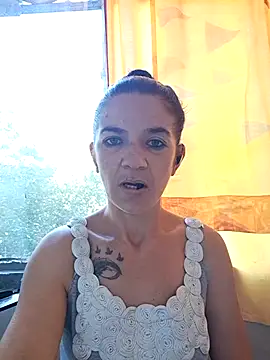 Snapshot of alinaalinutzq chatting on 09.22.25 alinaalinutzq online show from 09.22.25