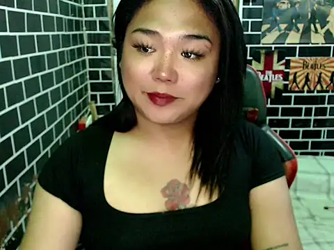 Snapshot of luluakovi_69 chatting on 09.22.25 luluakovi 69 online show from 09.22.25