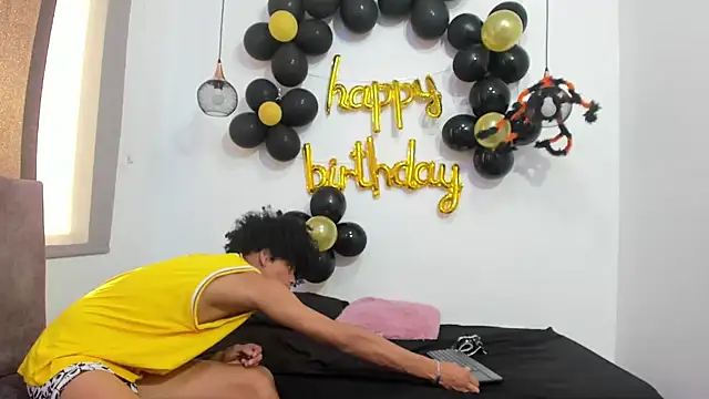 Snapshot of Violet_Dream2 chatting on 10.28.25 Violet Dream2 online show from 10.28.25