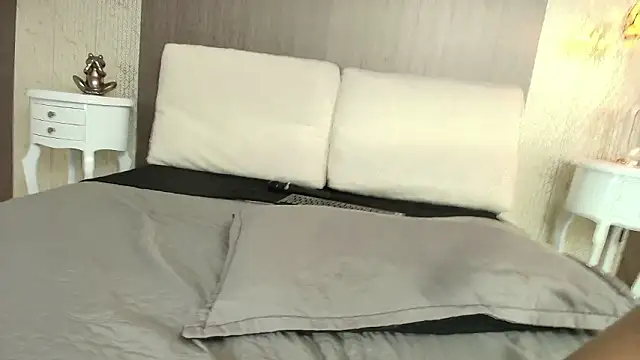 Tiifany Baker online show from 02.12.26