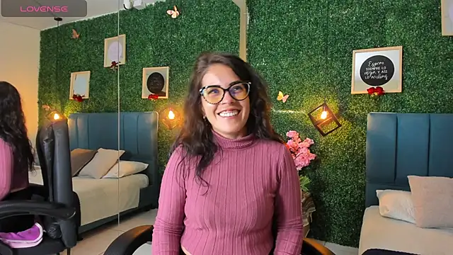 Linagh  online show from 10.11.25