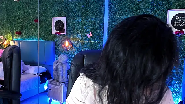 Linagh  online show from 02.14.26