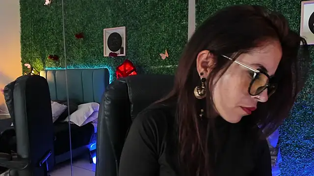 Linagh  online show from 03.30.26