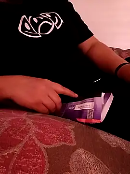 Mroma89six online show from 10.31.25