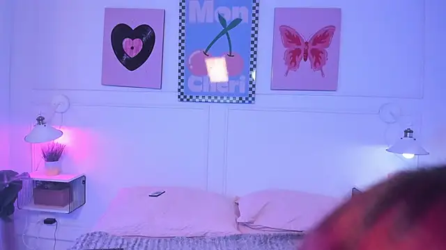 Zoe Lynch  online show from 04.07.26