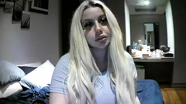 TiaDoll online show from 10.10.25