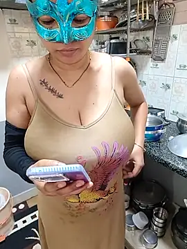 Queen Nightt online show from 09.12.25