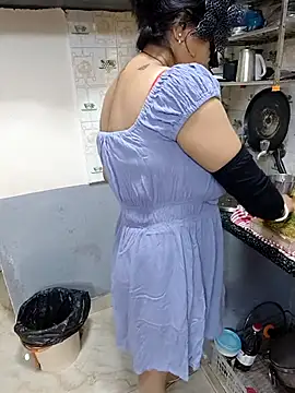 Queen Nightt online show from 02.10.26