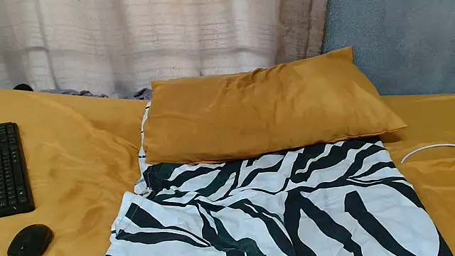 curvydarckcohocolate online show from 10.07.25