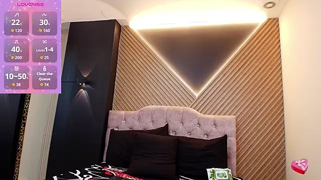 Snapshot of angelita_martins chatting on 11.22.25 angelita martins online show from 11.22.25